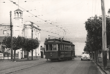 Geelong tram 18 - Pakington and Aphrasia Streets