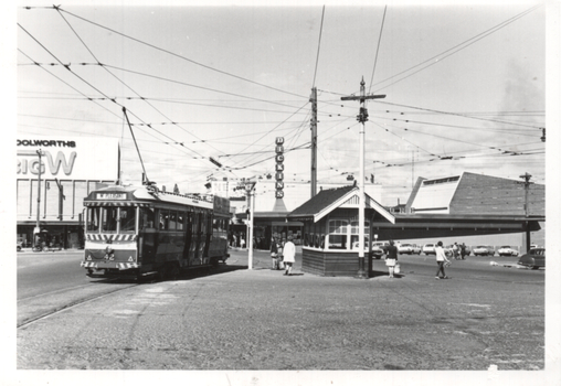 Tram 42 Grenville St