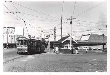 Tram 42 Grenville St