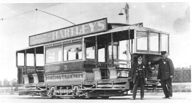 Bendigo tram 3 and crew