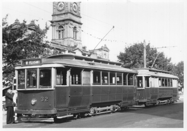 Trams 32 & 21 - Sturt St