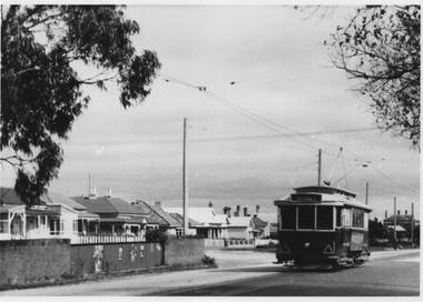 Tram 32 Victoria St