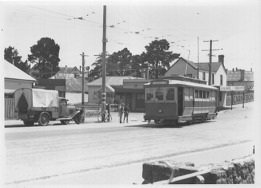 Tram 33 Main and Barkly Sts.