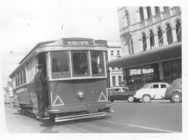 Trams 32, Sturt St - City