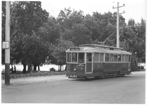 Ballarat tram 18 - Lake View