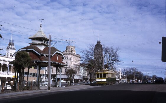 27 in Sturt St past bandstand