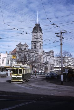 35 turns from Sturt into Lydiard St North