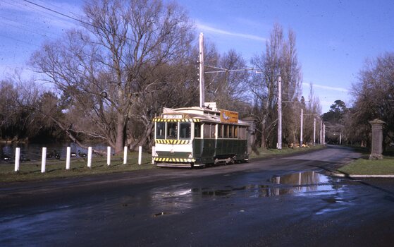  tram 31 at St Aidans Drive