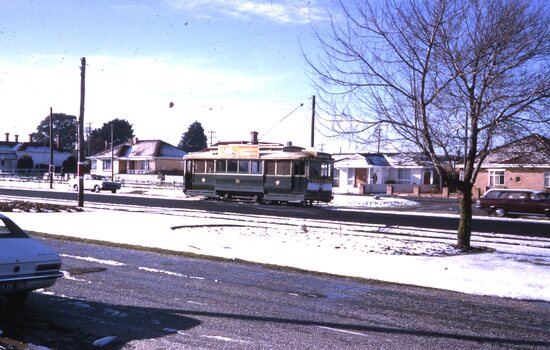 Tram 31 nearing Victoria St terminus.