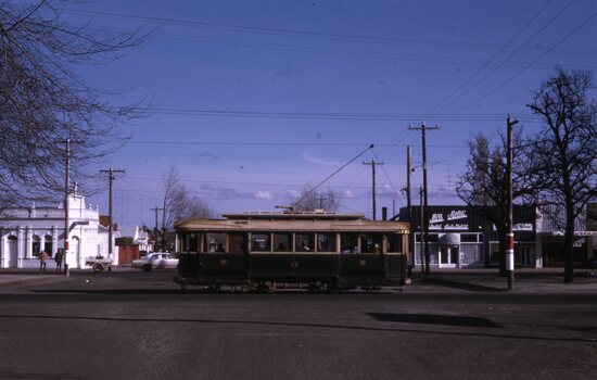 Tram 13 in Sturt St, inbound 