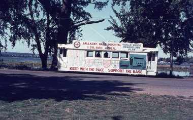 SECV Ballarat tram 21 Gardens and Lake Wendouree.