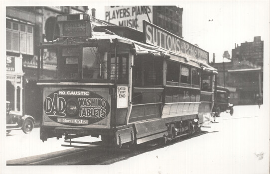 ESCo tram 18 - Sturt St