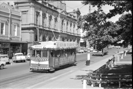 SECV Ballarat 18 as the Santa Tram - Sturt St