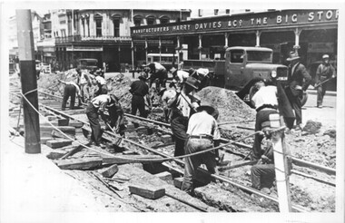 Photograph - Ballarat SECV track reconstruction Sturt St, State Electricity Commission of Victoria (SECV), 1934