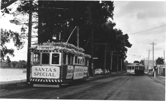 SECV Ballarat 32 as the Santa Tram