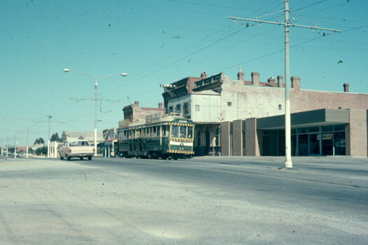  Tram 5 at Quarry Hill