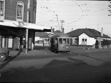 SECV Geelong tram 33 Corner of Melbourne Road and Glenleith Ave.