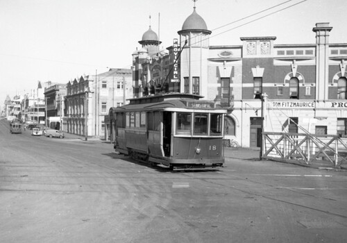 SECV Ballarat 18 at Lydiard St level crossing.