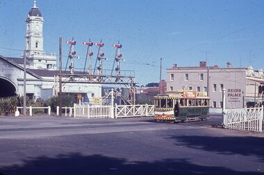 Photograph - SECV Ballarat - operations - set of 10, George Stevens, 11/4/1971