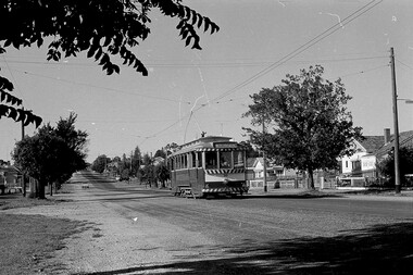 Photograph - SECV Ballarat - operations - set of 8, George Stevens, 25/1/1970