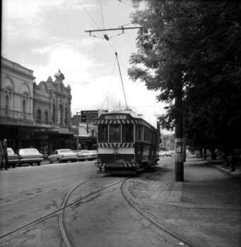 35 eastbound in Sturt St clearing Dawson St shunt.
