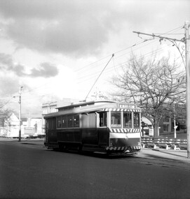 13 eastbound in Sturt St at Lydiard St.
