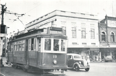 SECV Geelong tram 19 at Ryrie & Moorabool.