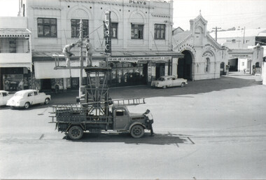 SECV Bendigo overhead truck - Charing Cross