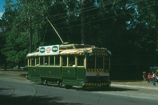 BTPS - tram 14 as Christmas tram in Wendouree Parade - 2