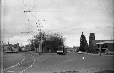 Photograph - Ballarat Tram 21, At the intersection of Sturt and Pleasant Streets, 10 August 1971
