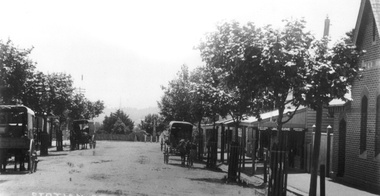 Photograph - Station Street, Box Hill
