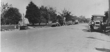 Photograph - Whitehorse Road, c.1930s