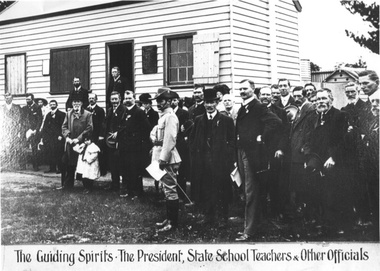 Photograph - School teachers, Howard  E. Joyce, [1910]