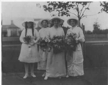 Photograph - Wedding attendants of Stella Alice Kemp and Frank Mellor, 1 November 1913