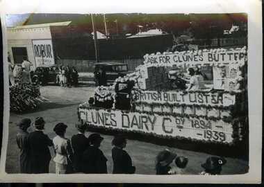 Photograph, HARRINGTONS, 1939
