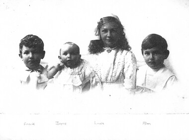 Luff children L to R Frank Isla Linda Allan (Joyce was born after this image was taken)