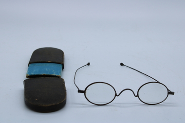 Functional object - SPECTACLES & CASE