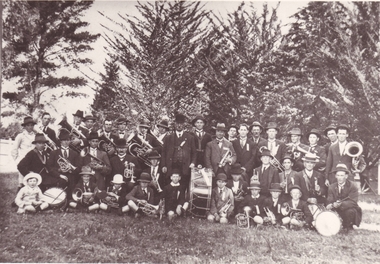 Clunes Brass Band circa 1917