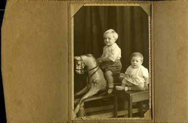 Photograph, THORNTON RICHARDS & CO. PHOTOGRAPHERS