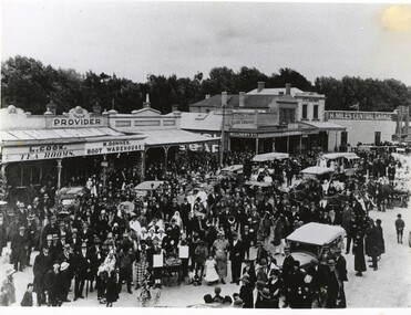 Image taken looking East along Fraser Street, Clunes