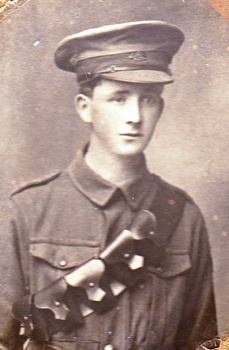 Studio portrait of solder in Australian Infantry Forces uniform.