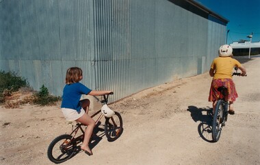 Photograph, Arsineh HOUSPIAN, No. 15, 1999