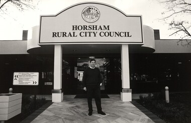 Photograph, John IMMIG, Horsham Rural City Council mayor, Bernie Dunn, 2003