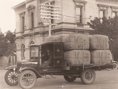 Photograph, Samuel George CAHILL, Load of wool in Firebrace Street, Horsham, n.d