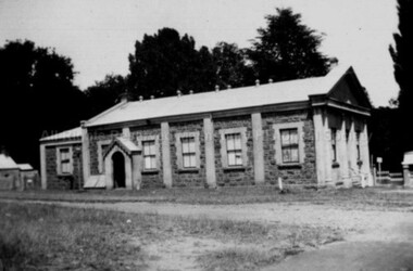 Photograph (Item), B/W Malmsbury Town Hall, Malmsbury c1934