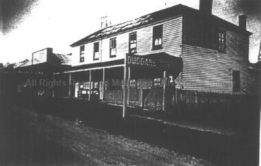 Photograph (Item), B/W Photo Duggans Malmsbury Weatherboard Hotel Pre 1940, Malmsbury pre1940