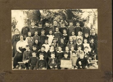 Photograph (Item), Malmsbury Primary School Photo Ca 1916, Malmsbury c1916