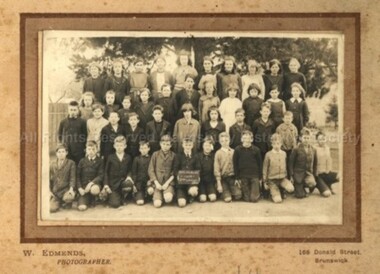 Photograph (Item), Malmsbury Primary School Photo 1922, Malmsbury 1922