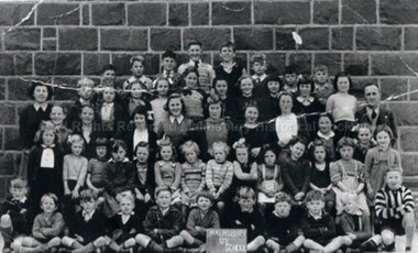 Photograph (Item), B/W Photo Malmsbury State School Children C1948-52, Malmsbury c1948-52