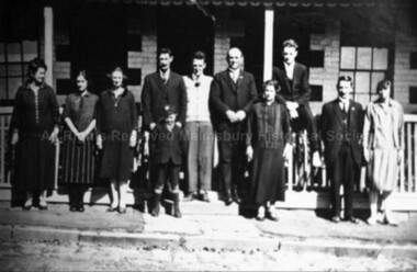 Photograph (Item), B/W Photo Jones Group Outside A House Clowes St?, Malmsbury c1920